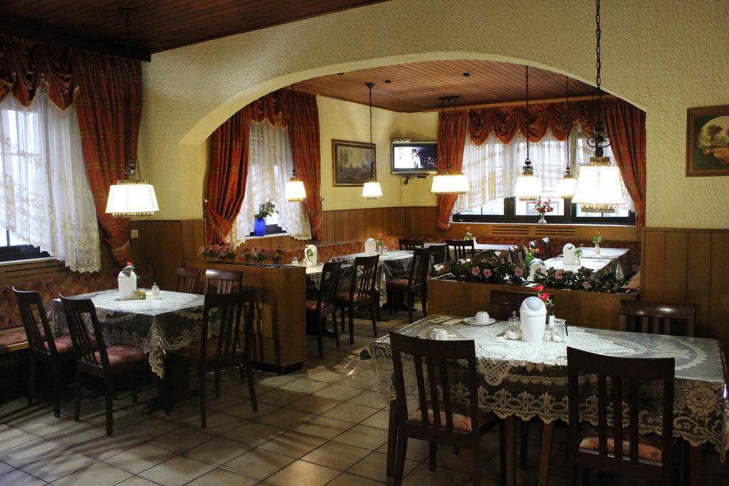 Airport-Hotel Zum Taubengrund Кельстербах Экстерьер фото