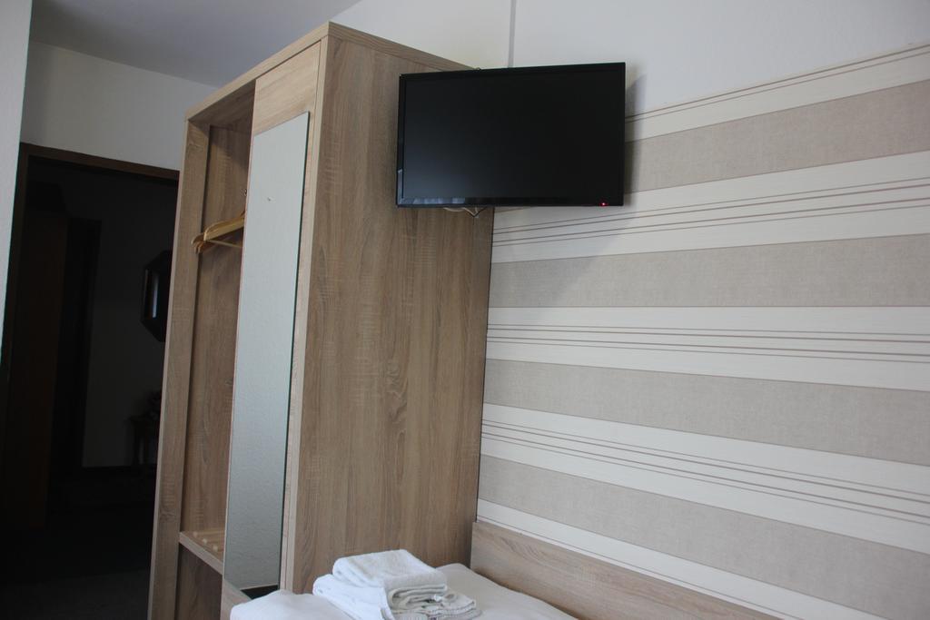 Airport-Hotel Zum Taubengrund Кельстербах Экстерьер фото