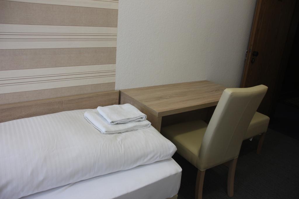 Airport-Hotel Zum Taubengrund Кельстербах Экстерьер фото